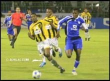 الامير نواف يكرم نجوم الرياضي والهلال يرفض استلام جائزة هوساوي 
