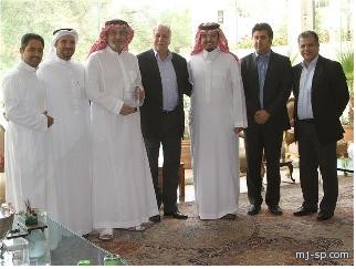 حلبة زين الريم الدوليــة تحقق جائزة تطوير رياضة لسيارات بالمملكة