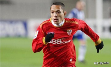 رسمياً : برشلونة يتعاقد مع لبرازيلي أدريانو كوريا من إشبيلية
