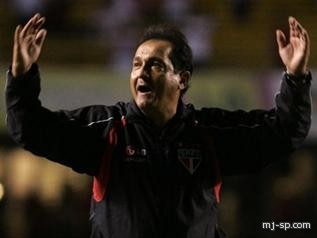 راماليو مدرباً للمنتخب البرازيلي خلفاً لدونجا