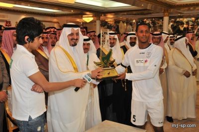 الشباب يحقق لقب النخبة  قبل بداية الموسم بهدية ياسر 