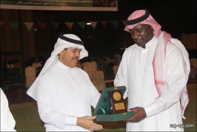 بحضور اللواء الوهيبي والكابتن ماجد عبدالله الكأس للكتيبه الخاصة 