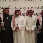 الحارثي يقدم تي شيرت لحارس المنتخب السعودي للشباب ونادي الوحدة عبد الله عسيري