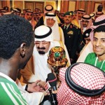 المسؤولون ينعون أبو متعب والأندية تعلق تدريباتها