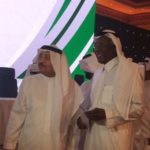 لاعب أرجنتيني يركل مشجعا ويعتذر ( فيديو )