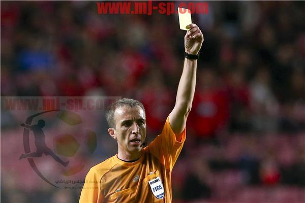 حكم ديربي العاصمة الإسبانية مدريد