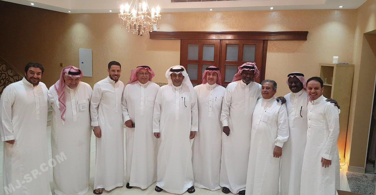 الصورة الجماعية لحفل ماجد عبدالله