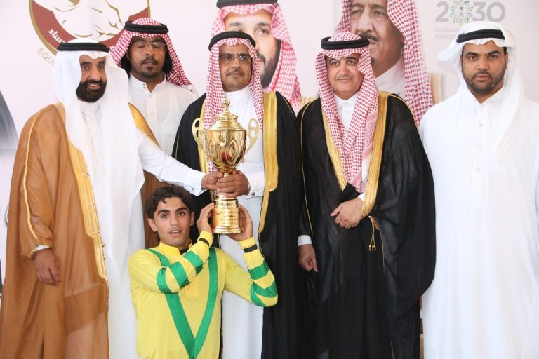 تسليم الكأس