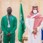 ميسي يصل باريس تمهيداً لتوقيع عقده مع باريس سان جيرمان