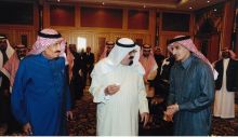 في لفتة ابوية غير مستغربة خادم الحرمين يستقبل رئيس اللجنة العليا واللاعب نواف التمياط 