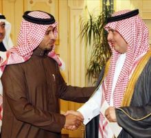 الامير سلطان بن فهد يستقبل ويكافئ الحكم الدولي ..