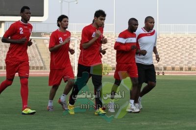 رئيس الوحدة يهنئ الرئيس العام بفوز المنتخب , و الفريق الأول يغادر غدا