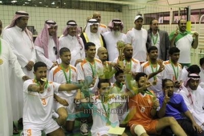 طائرة الشرق تواصل التحليق بالترجي 