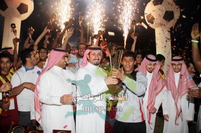 لأمير عبدالله بن نايف يتوج أكاديمية الدوكالي بكأس الفايربول 
