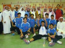 مدير التعليم : يسلم جوائز افضل لاعب وحارس والهداف في البطولة 