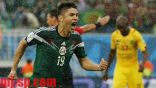 المكسيك بنجومها المحليين تقهر التحكيم وتتغلب على الكاميرون