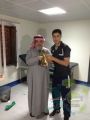 عضو ماسي شعلاوي قدم من بريطانيا ليقدم هدية لهداف الشعلة الطير