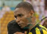 رئيس الاتحاد يقدم العزاء للاعب رضا تكر في وفاة والده