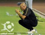 زينجا يتمسك بمنصبه ويطالب بمستحقاته المتاخرة