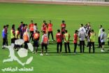 الشباب يواصل تدريباته  ( تقرير  شبابي )