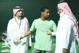 لاعب يرفض استلام الجائزة ومدرب يفقد التركيز ويثير لاعبيه