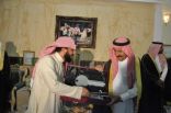 الباتع يسلم مفتاح النادي للأمير سلطان بن محمد