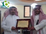 زابن : أشكر ( العمدة ) على تكريمي , و العمري : ما زال لدي المزيد للخرج
