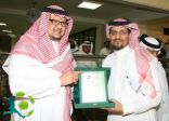 رئيس النصر سلم البطل كأس البطولة ….  الاقتصادية يتوج بطلا على أوتار روتانا في بطولة الاعلاميين