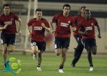 الفريق الشبابي يواصل تدريباته والعواجي يرزق بمولود