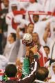 الأمير عبدالله بن مساعد يتوج قطر بطل خليجي 22