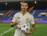 النجم الأحمر الصربي يكثف مفاوضاته مع مهاجم الاتحاد