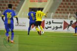 القميص الأحمر للريان القطري و الأصفر للتعاون السعودي
