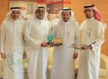 وفد من إدارة الفتح يزور الاستاذ صالح العفالق أحد كبار الداعمين‎
