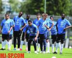 فريق طبي لقياس عضلات لاعبي الهلال في النمسا ويضم «شهداء الوطن الأربعة» لقائمة مكافآت الموسم